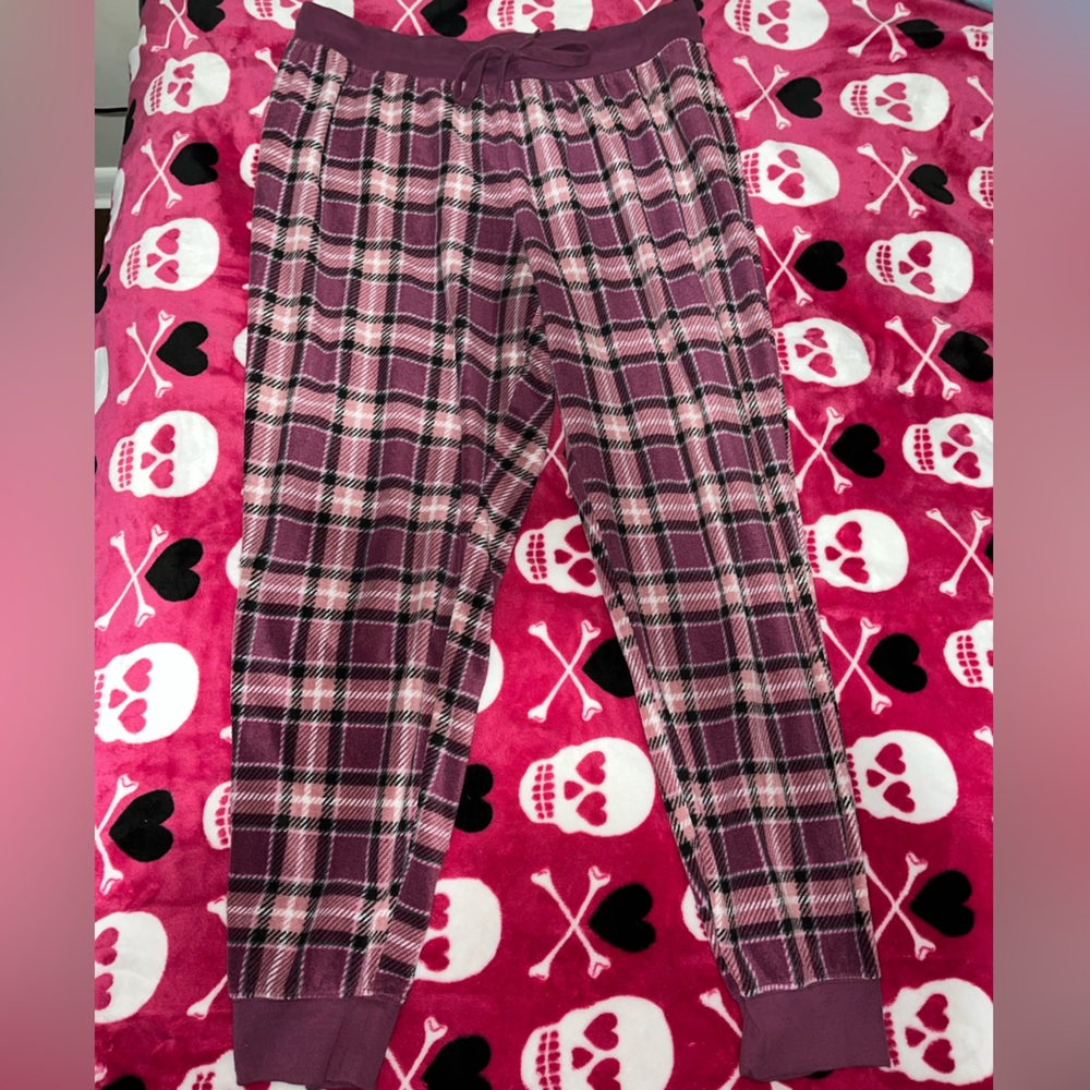 - pink/purple plaid AEROPOSTALE sweatpants🩷💜 soft and cozy loungewear Size XL